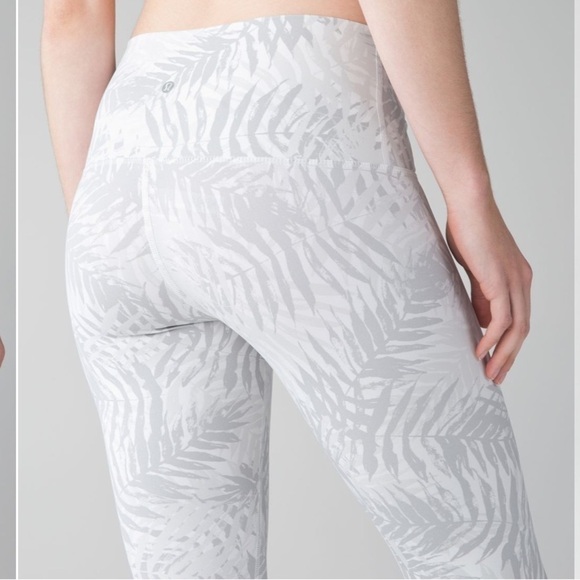 Lululemon Wunder Under Pant (Hi-Rise) Palm Camo White Nimbus size 6 - Picture 7 of 9